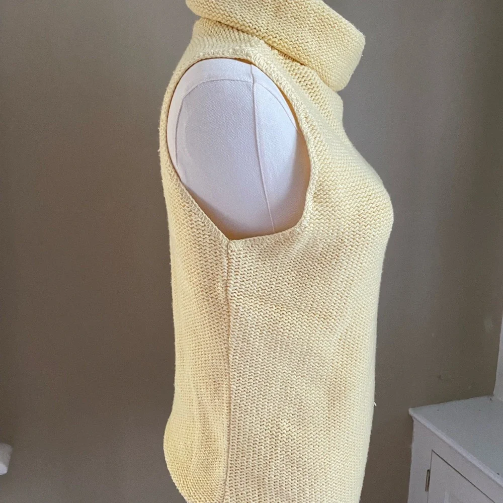 Pale Yellow Sleeveless Turtleneck Knit Sweater - Picture 5 of 13